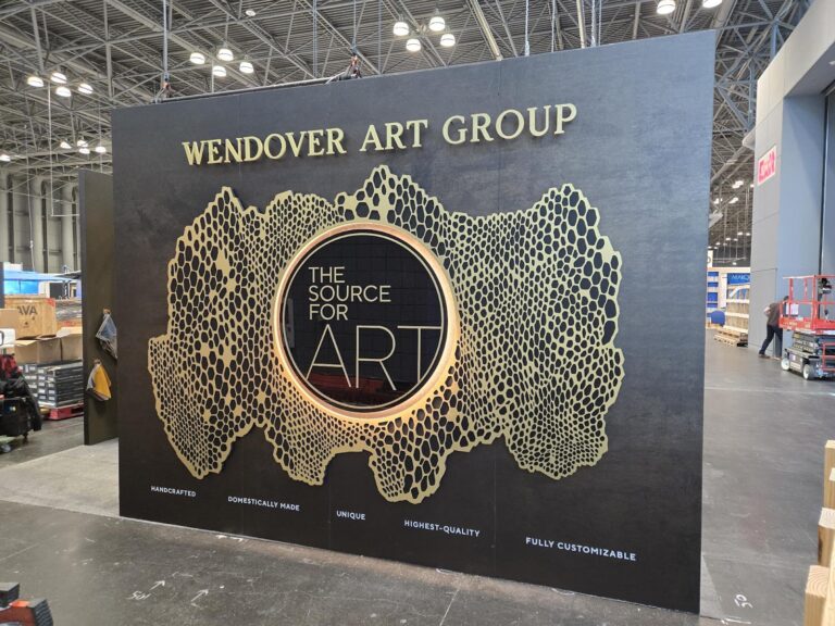 A large sign with the words " the peace of art ".