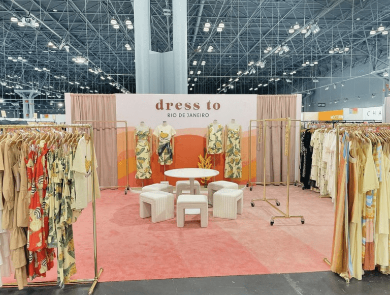 Our Top-Quality Clothing Display Racks for Trade Shows | D. Flatt